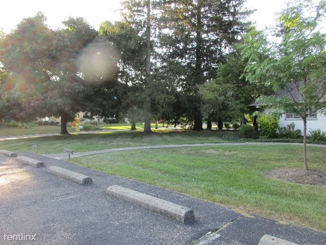 Building Photo - 2 br, 1 bath House - 3060 Asbury Dr