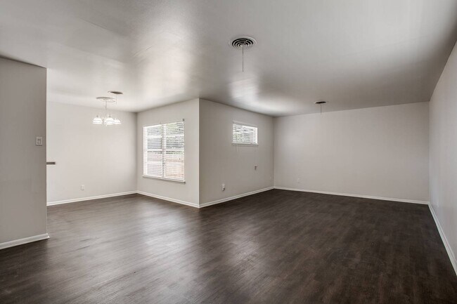 Foto del edificio - 2123 E Lawndale Dr