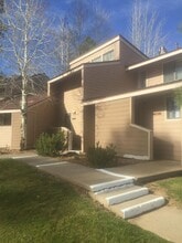 Building Photo - 470 Village