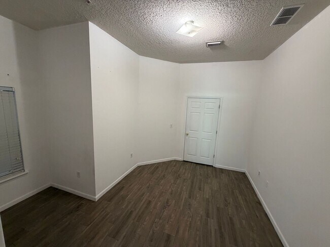 Building Photo - 7071 Deer Lodge Cir