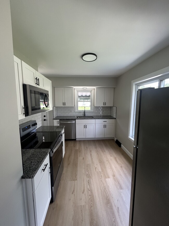 Building Photo - 835 Wintermute Ave