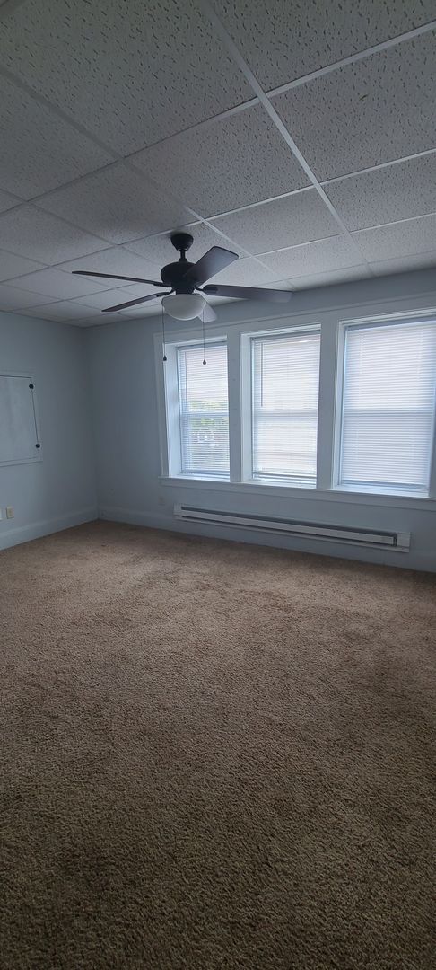 Foto del edificio - 2 bedroom upper, ready immediately!