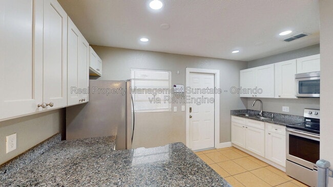 Foto del edificio - 214 Woodmere Blvd