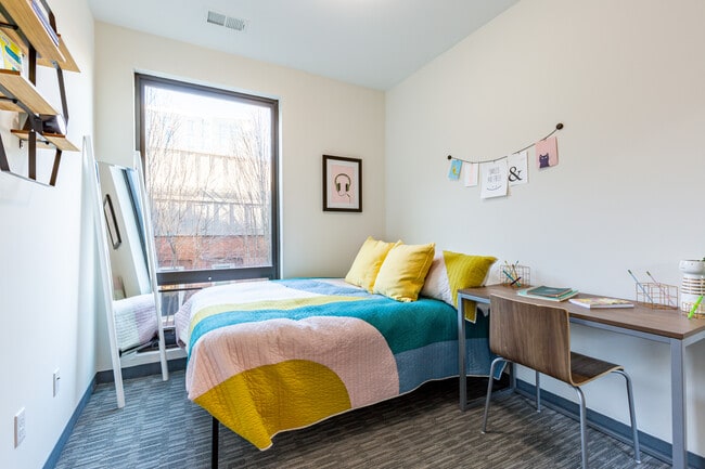 Lark on Main - Lark on Main Apartments