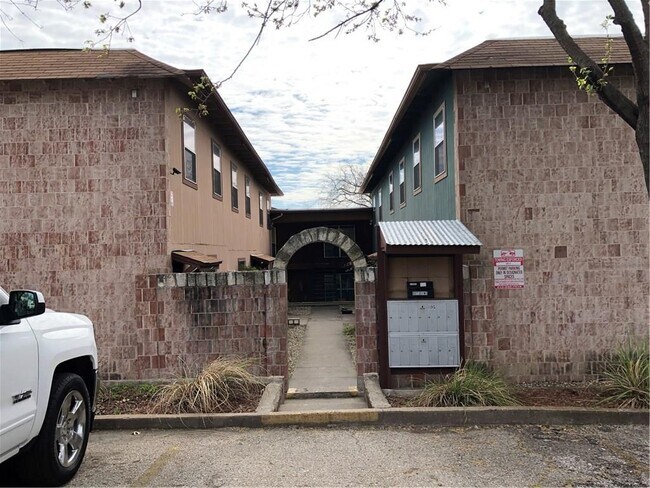 Foto del edificio - 2319 Greenfield Pkwy