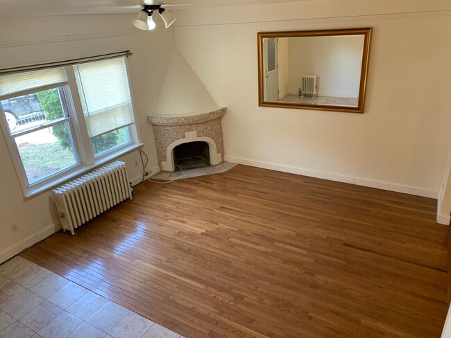 Foto del edificio - 11460 Colfax St