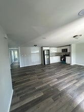 Building Photo - 4 Slaton St