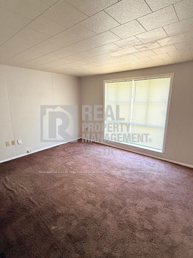 Foto del edificio - 614 Cedarwood Dr