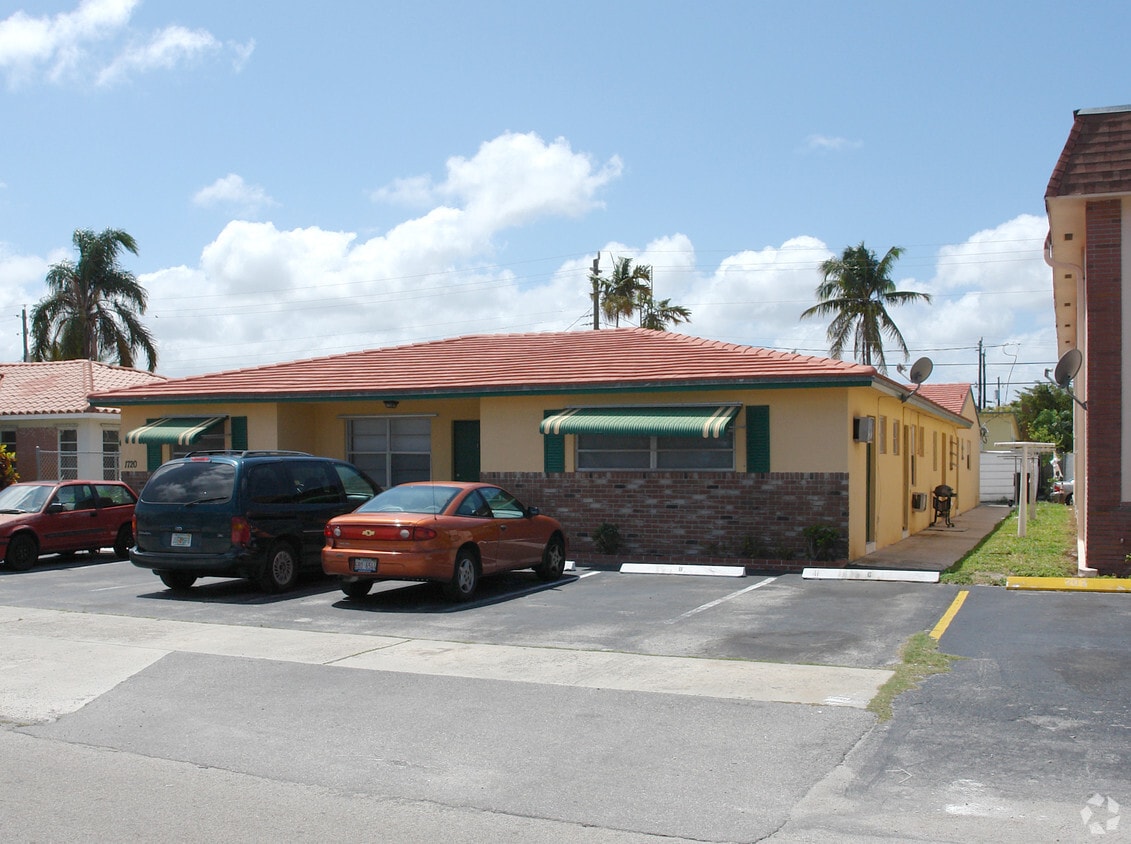 1720 N 17th Ave, Hollywood, FL 33020 1720 N 17th Ave Hollywood, FL