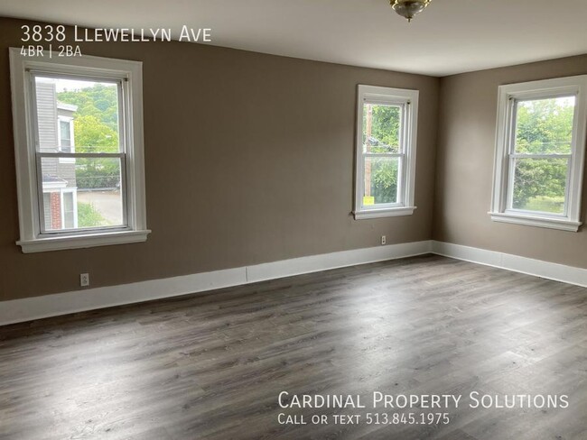 Foto del edificio - 3838 Llewellyn Ave