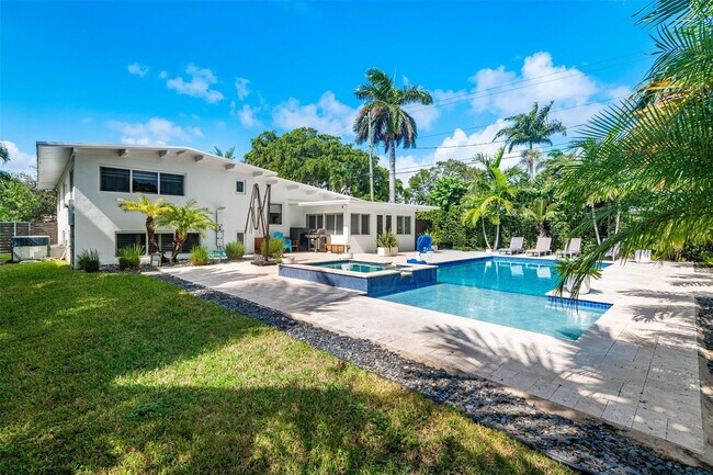 Foto del edificio - 1936 Harbour Inlet Dr