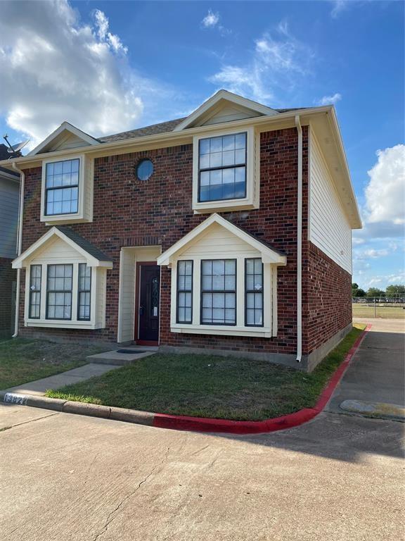 Building Photo - 13822 Trumpetvine St