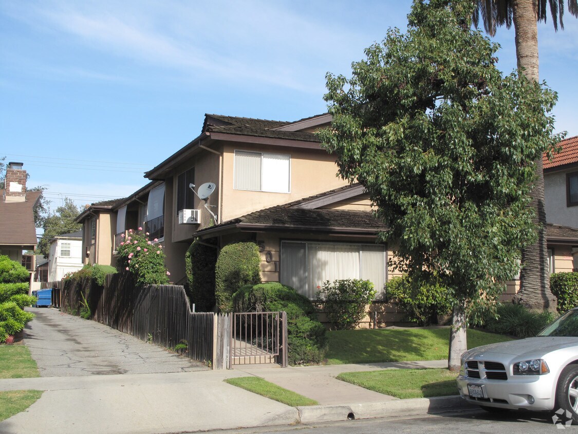 Building Photo - 501 N Marguerita Ave
