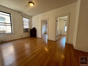 Building Photo - 2-Bedroom 1-Bathroom in an amazing Astoria  Location