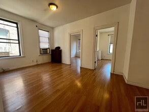 Building Photo - 2-Bedroom 1-Bathroom in an amazing Astoria  Location
