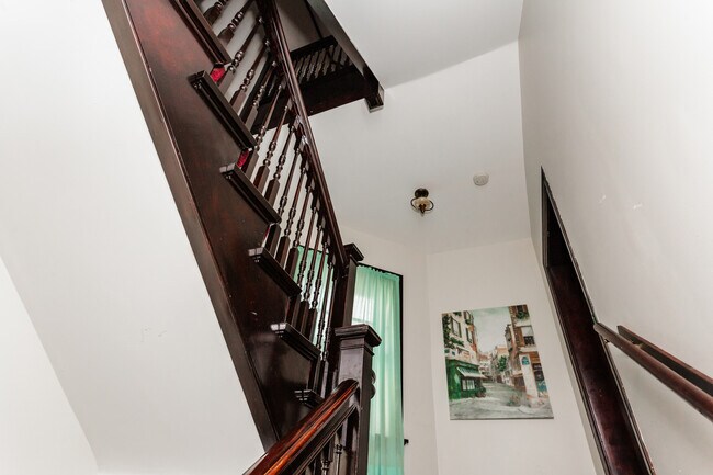 Building Photo - 5131 S Blackstone Ave