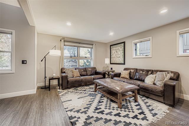 Foto del edificio - 717 Meadow Dr