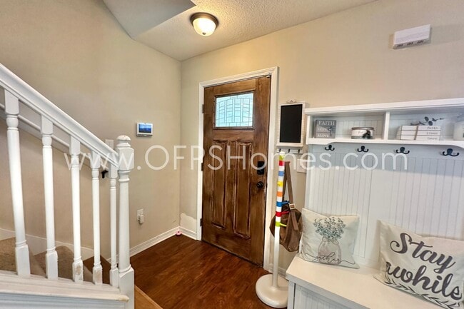 Building Photo - 454 Eisenhower Dr