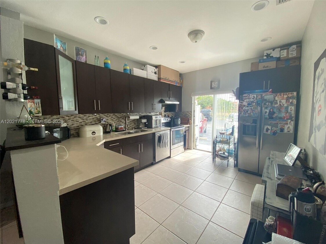 Foto del edificio - 6922 NW 179th St