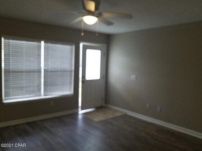 Building Photo - 133 Gwyn Dr