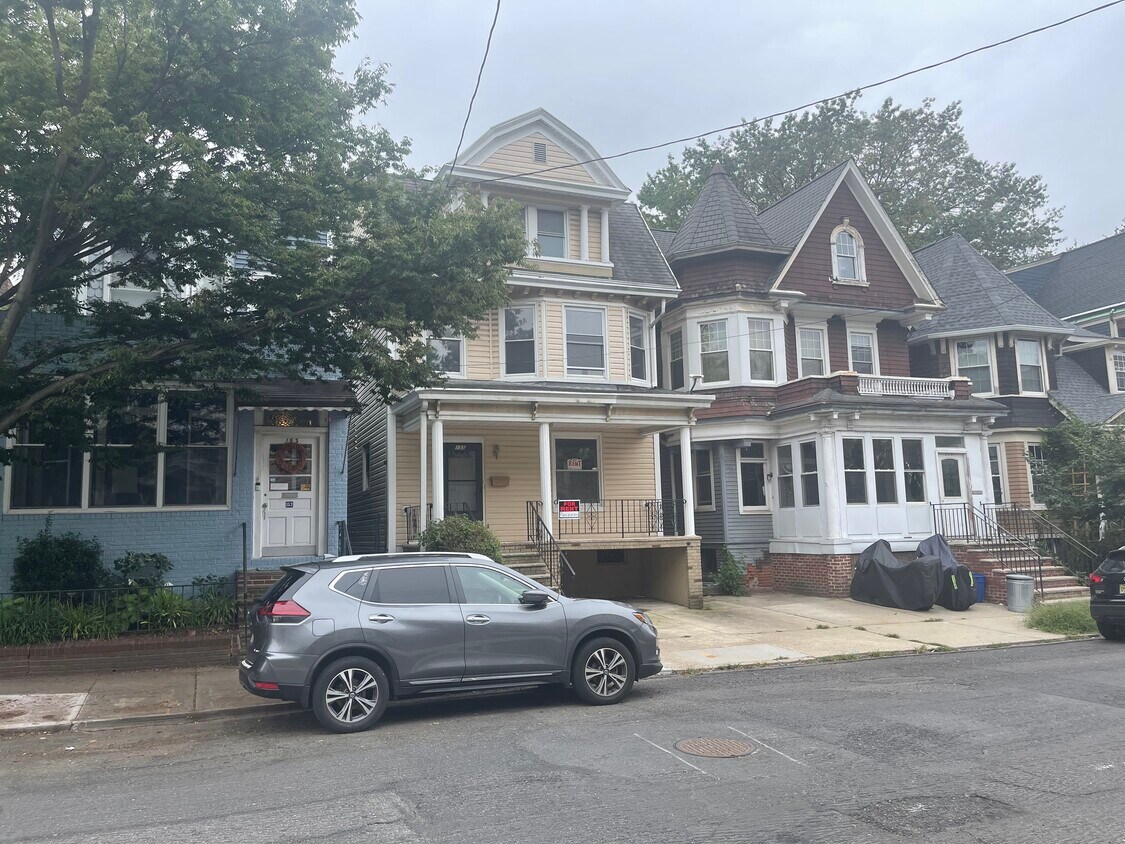 Building Photo - 155 Jewett Ave