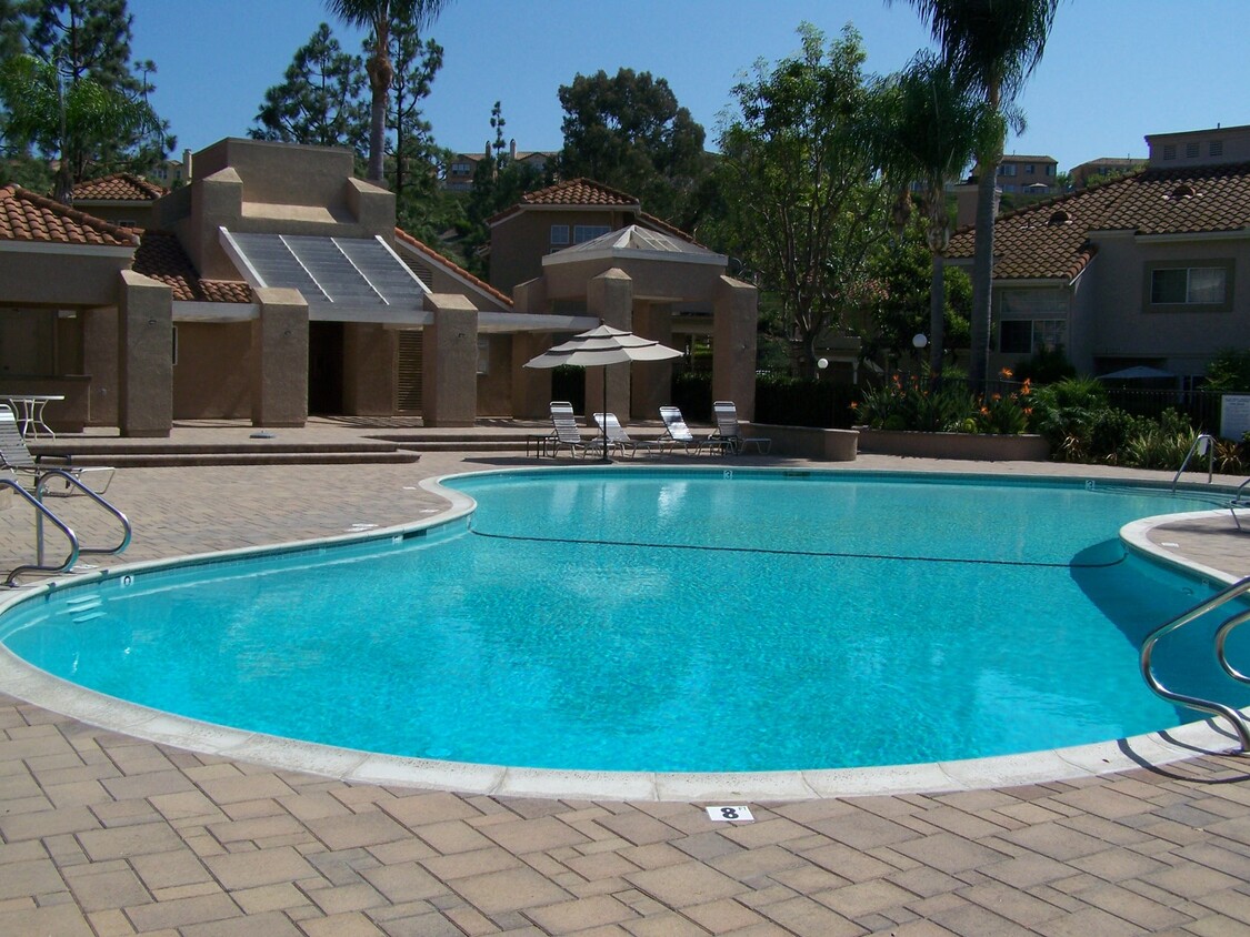 Association pool - 24452 Kathleen Dr