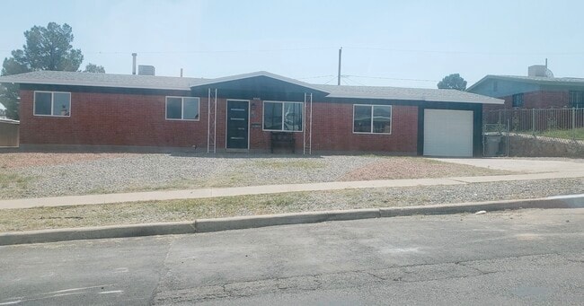 Front Yard - 3804 Titanic Ave