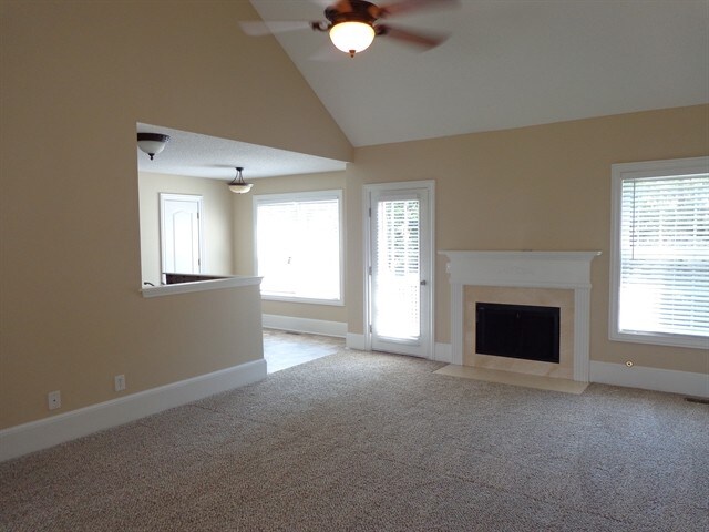 Foto del edificio - 228 Moreland Cir