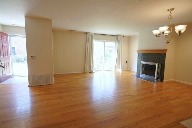 Foto del edificio - 152 Quincy Shore Dr