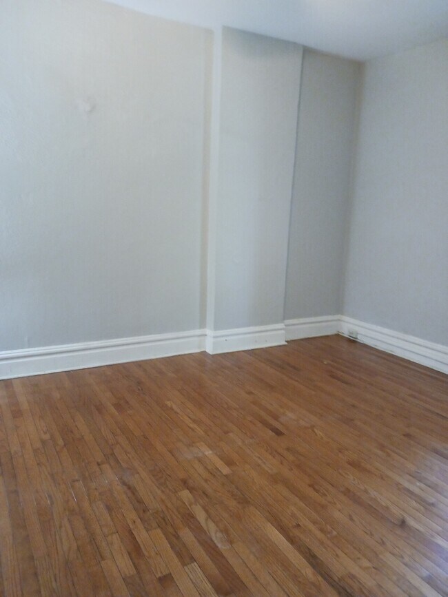Building Photo - 3622 Hartford Street