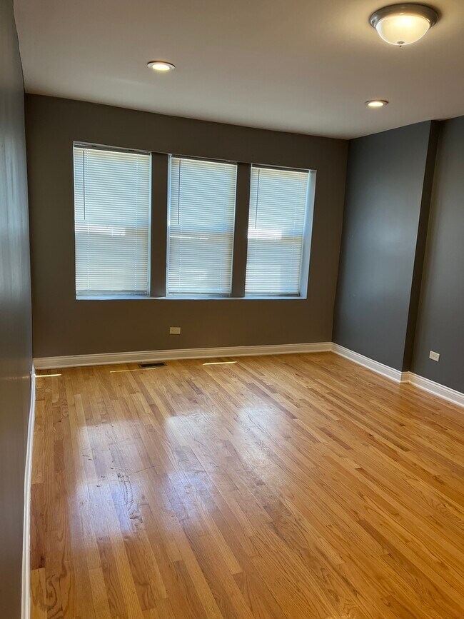 Building Photo - 1514 S Christiana Ave
