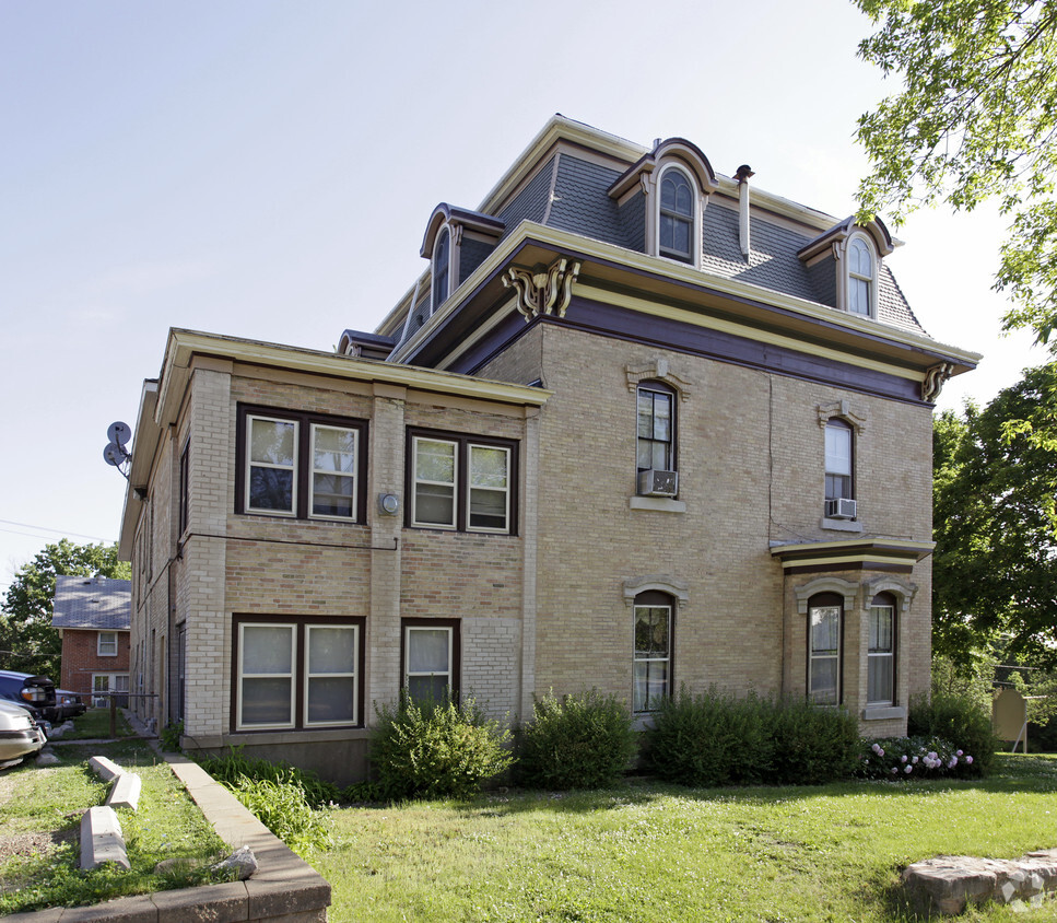 Primary Photo - Van Dyke Mansion