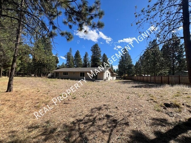 Foto del edificio - 15964 Bull Bat Ln