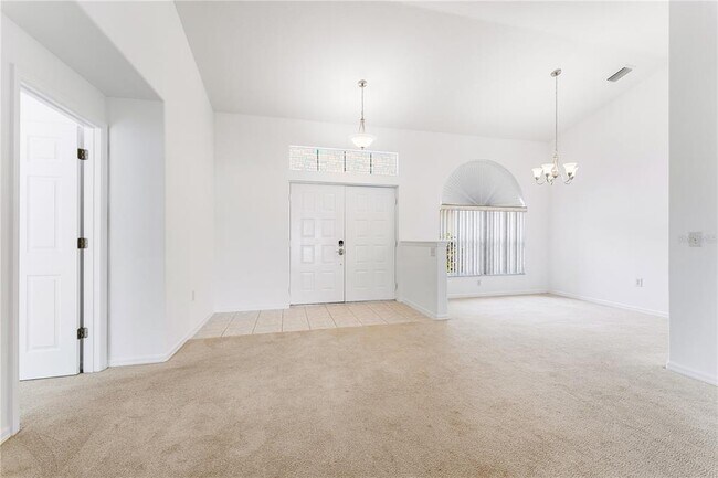 Building Photo - 5761 Stone Pointe Dr