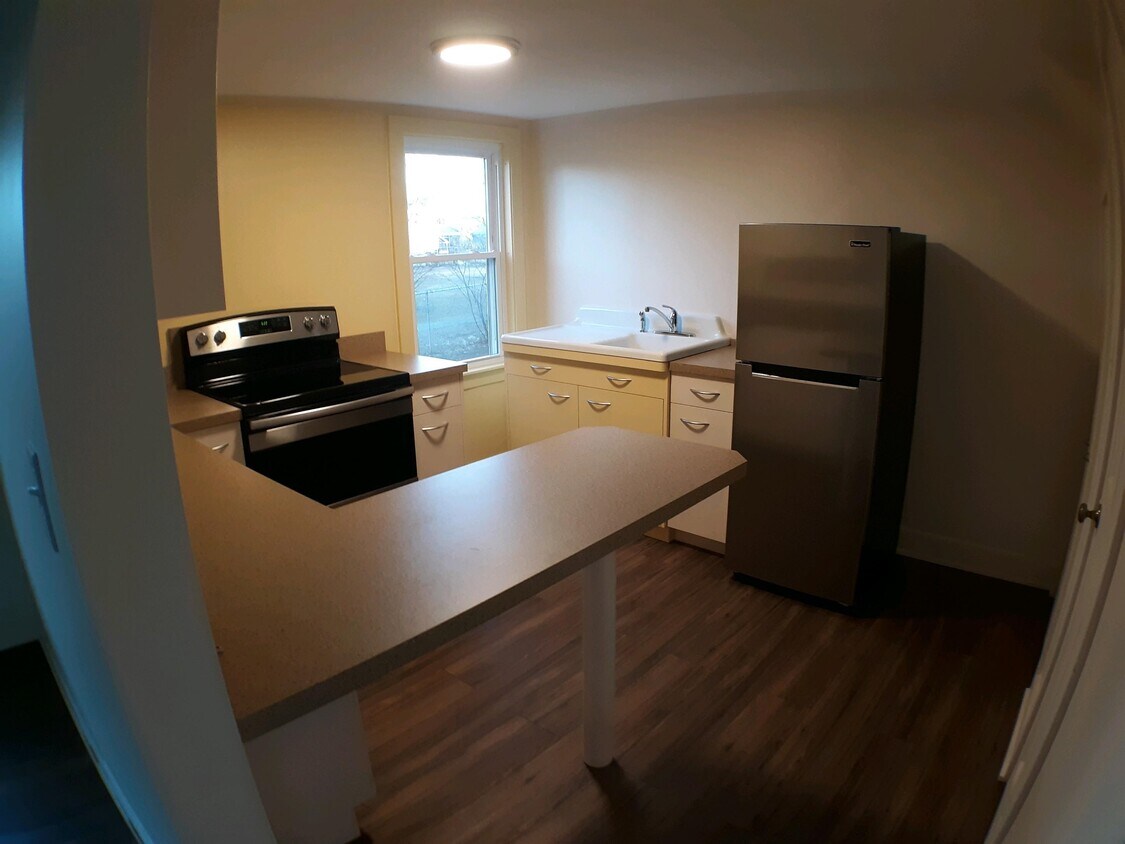 29 Forest St Unit 1, Keene, NH 03431 Room for Rent in Keene, NH