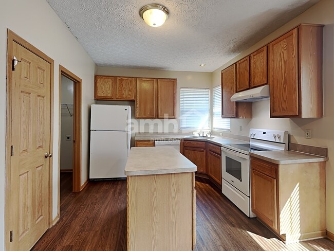 Building Photo - 3569 Quickwater Rd