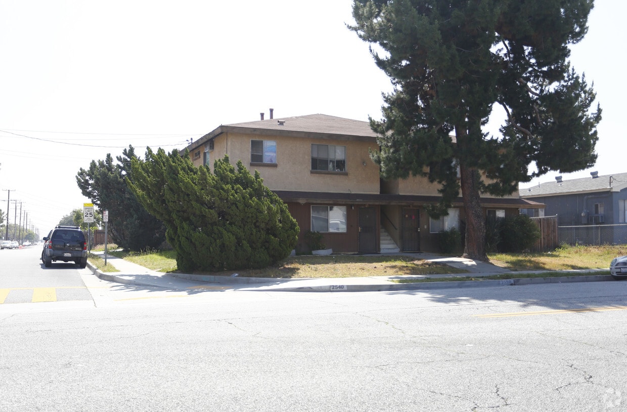Building - 2540 New Ave