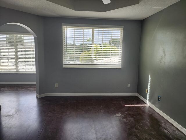 Foto del edificio - 6909 Blue Skies Dr