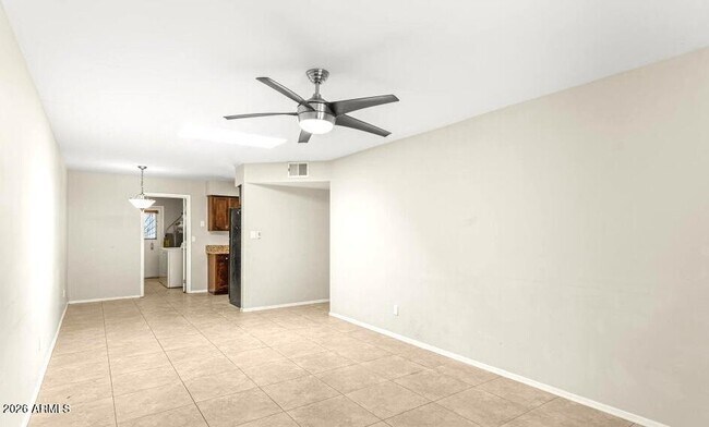 Building Photo - 1702 E Gaylon Dr