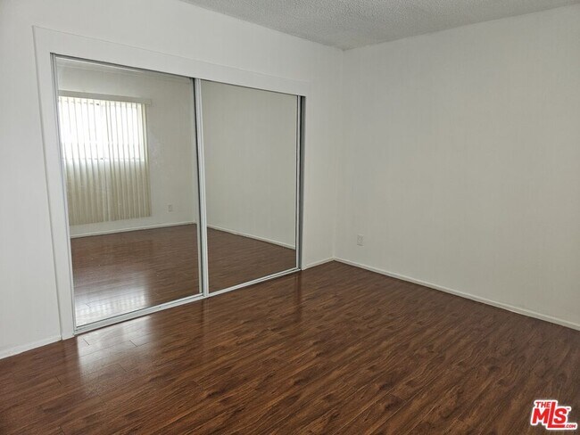 Building Photo - 5641 Halbrent Ave