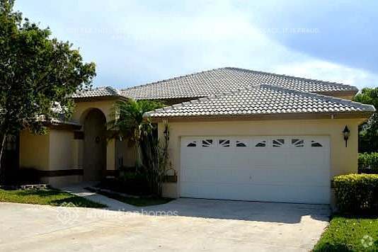 Building Photo - 5311 NW 44th Ave