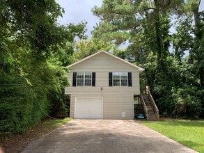 Building Photo - 2114 Wisteria Dr