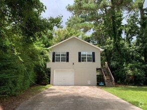 Building Photo - 2114 Wisteria Dr