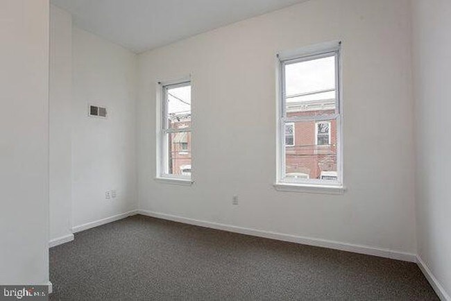 Building Photo - 2256 N Sydenham St