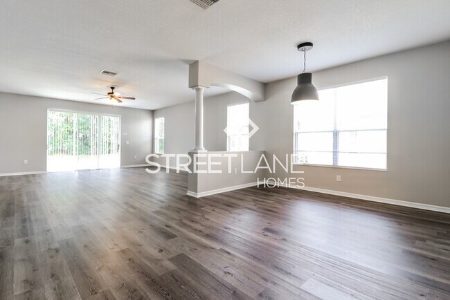 Foto del edificio - Charming 3 Bed 2 Bath Home Ready for Rent!