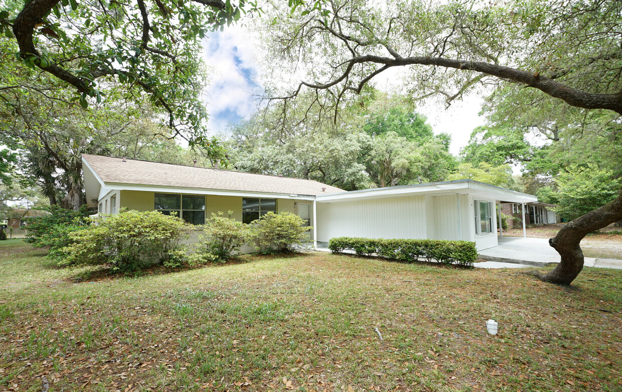 Vista frontal - 62 Meigs Dr