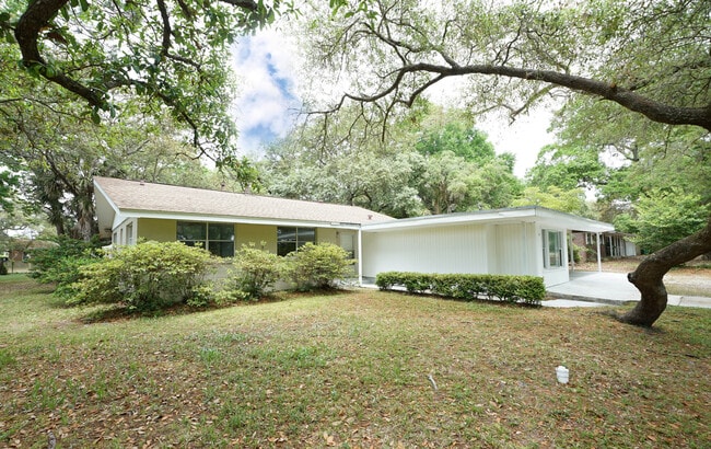 Front View - 62 Meigs Dr