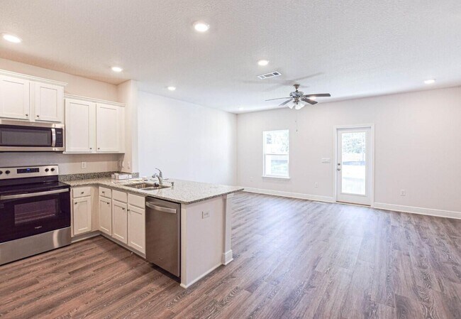 Building Photo - 219 Sandhill Pines Dr