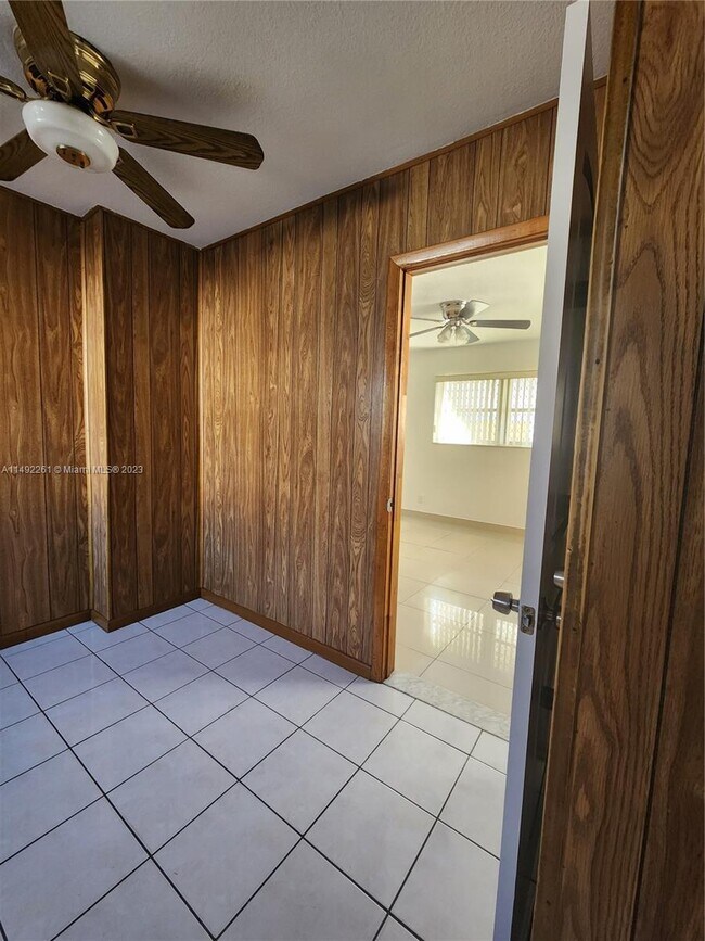 1817 Funston St Unit 3, Hollywood, FL 33020 Room for Rent in