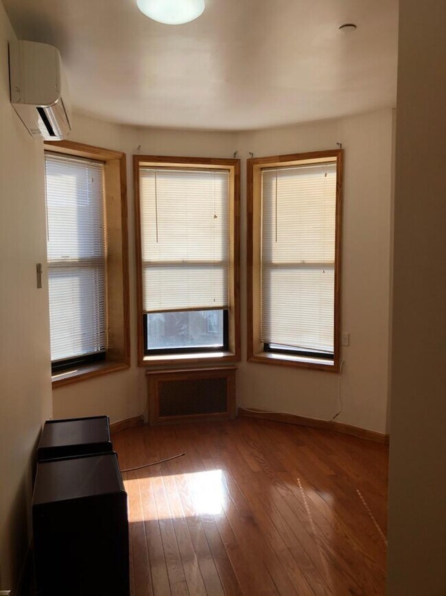 Building Photo - 457 62nd St